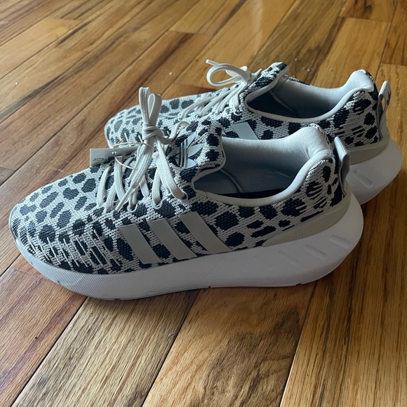 NWT Adidas Swift Run 22 W - Picture 3 of 5